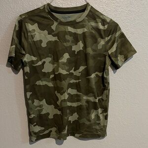 Old Navy Men's Green Camo Short Sleeve Tee